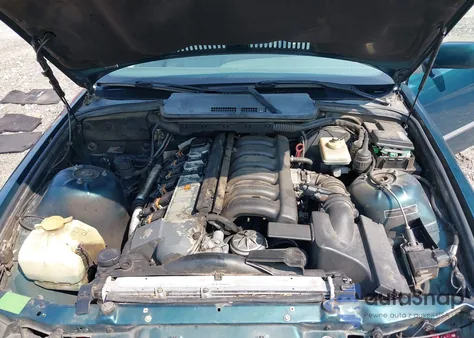 1995 BMW 325 Ic Automatic из США, поврежденный, VIN WBABJ6320SJD44320